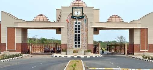 FUT Minna Students Protest Insecurity, Allegedly Lock Out Vice-Chancellor