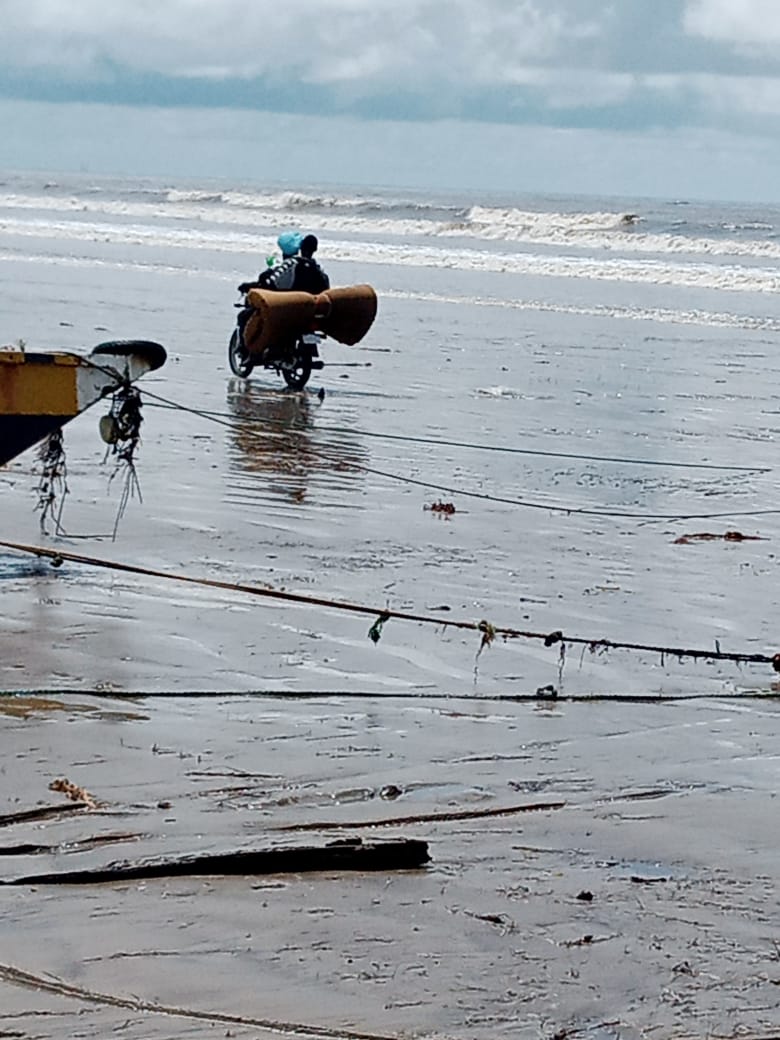 FG Responds to Obuguru Ocean Surge Crisis as NEMA, SEMA Assess Affected Communities