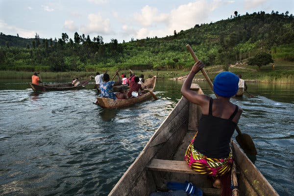 Adowei Binaebi Supports Fenegbene Fishermen, Women With Free Paddles