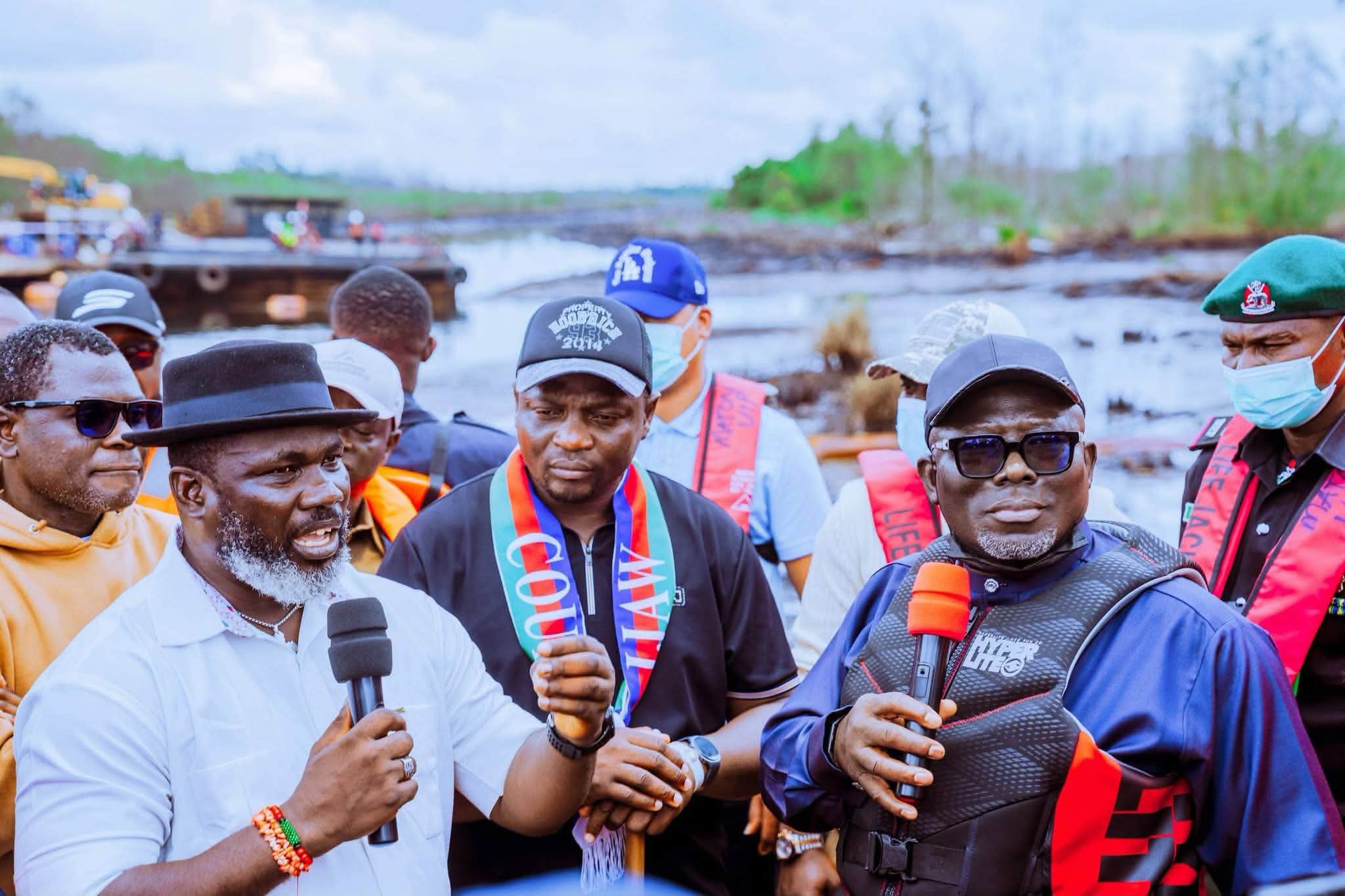 Oborevwori Storms Odidi Community by Boat to Inspect Oil Spill